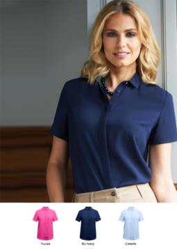 Elegant shirt for uniform ideal for receptionists, hostesses, hoteliers. Fabric 100% polyester. Get a quote